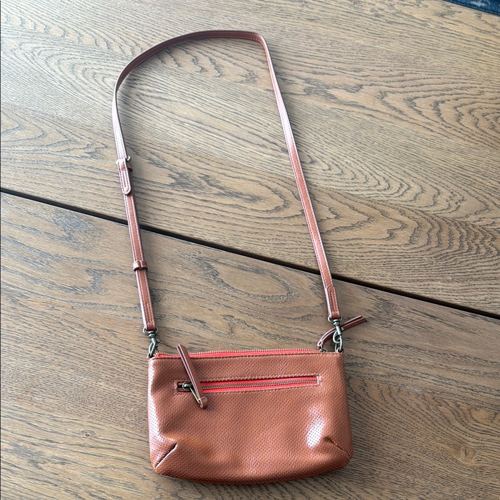 Universal Threads Tan Leather Crossbody Bag